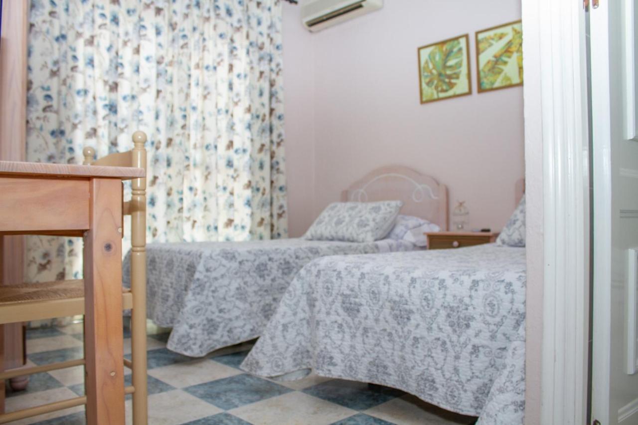 Habitaciones Hernandez Карбонерас Экстерьер фото